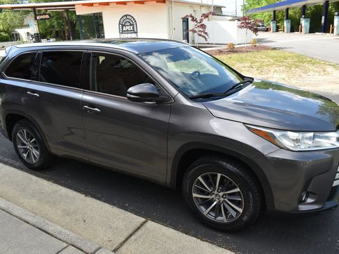 Used 2017 Toyota Highlander XLE FWD image 44