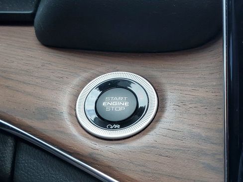 Used 2024 Jeep Grand Cherokee Summit AWD/4WD image 32