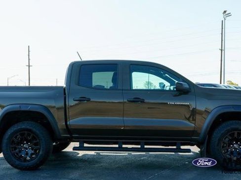 Used 2024 Chevrolet Colorado Trail Boss w/ Advanced Trailering Package AWD/4WD image 5