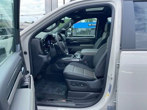 New 2026 Chevrolet Silverado 2500 ZR2 w/ LPO, Dark Essentials Package AWD/4WD image 9
