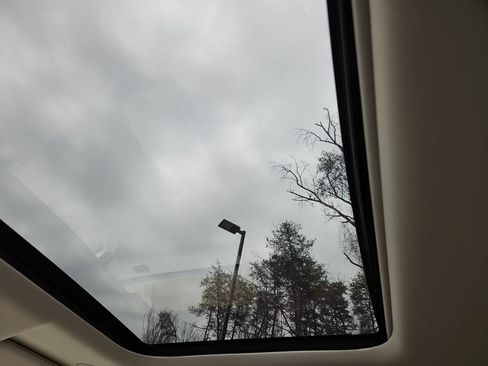 Used 2026 Land Rover Discovery S image 27