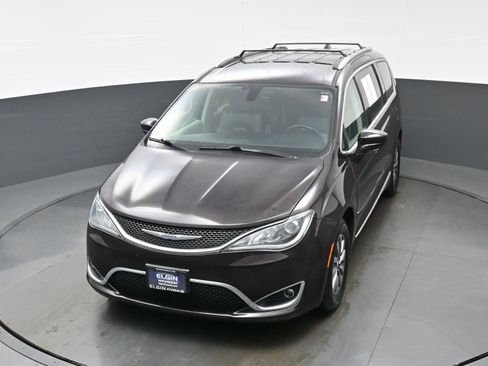 Used 2019 Chrysler Pacifica Touring-L Plus image 42