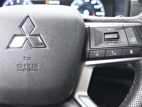 Used 2024 Mitsubishi Outlander SE image 27