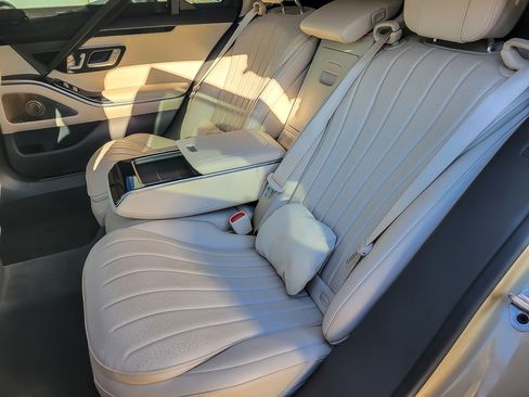 Used 2022 Mercedes-Benz S 500 4MATIC image 11