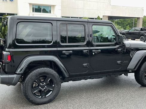Used 2023 Jeep Wrangler Unlimited Sahara AWD/4WD image 5