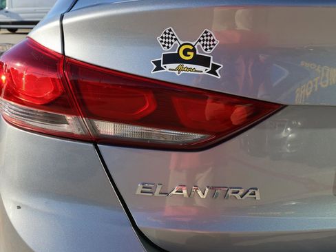 Used 2017 Hyundai Elantra SE image 9