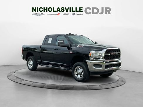 Used 2024 RAM 3500 Tradesman w/ Chrome Appearance Group AWD/4WD image 7