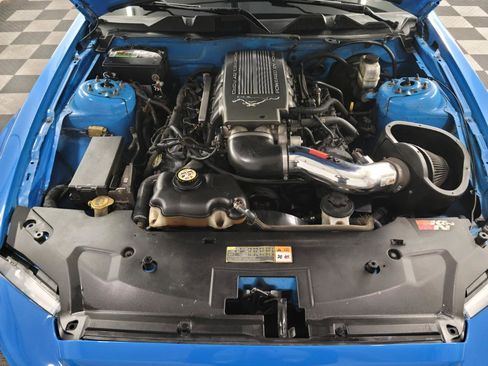 Used 2010 Ford Mustang GT RWD image 23