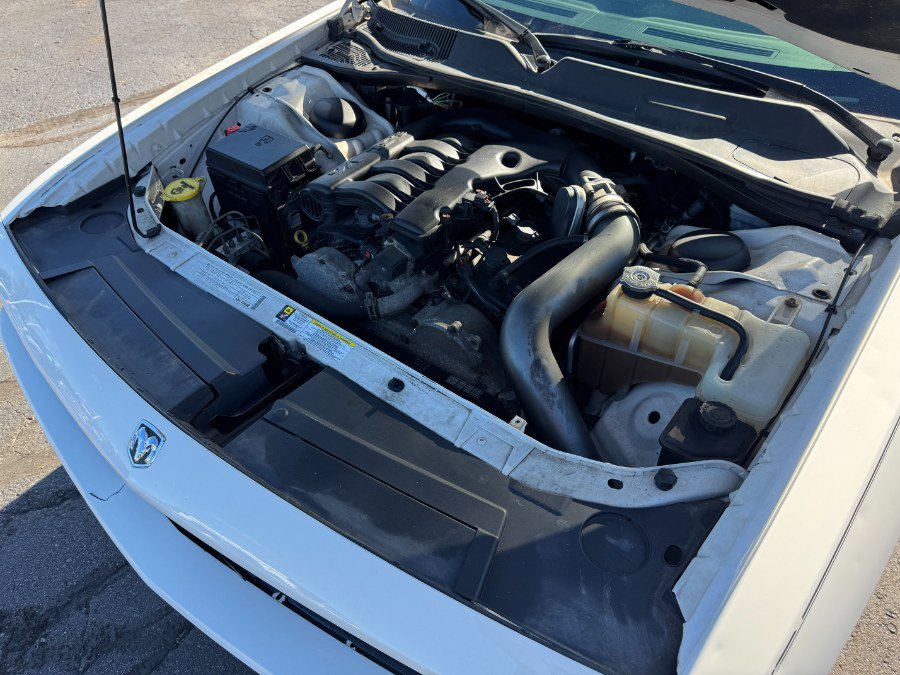 Used 2010 Dodge Challenger SE RWD image 19