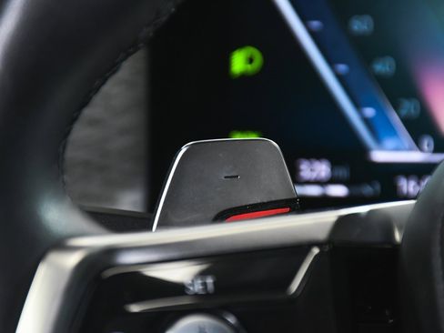 Used 2025 BMW 740i image 65