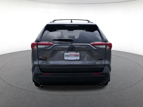 Used 2022 Toyota RAV4 XLE Premium FWD image 5