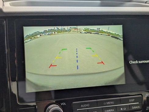 Used 2025 Nissan Frontier PRO-4X AWD/4WD image 17