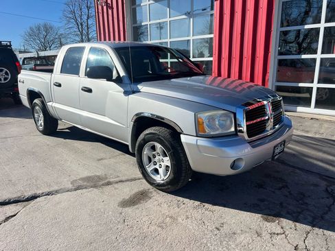 Used 2006 Dodge Dakota SLT image 2