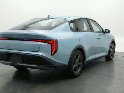 Used 2025 Kia K4 LXS image 9