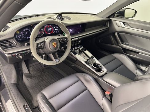Certified 2024 Porsche 911 Carrera 4 AWD/4WD image 4