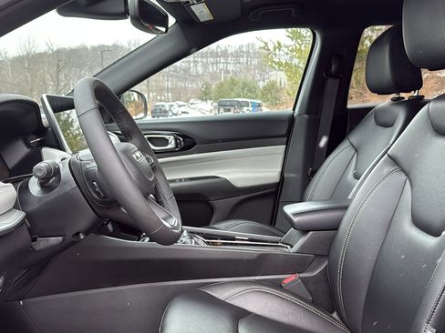 New 2025 Jeep Compass Limited image 7