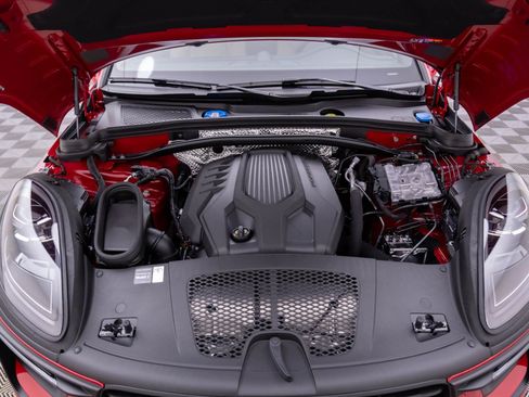 New 2026 Porsche Macan image 28