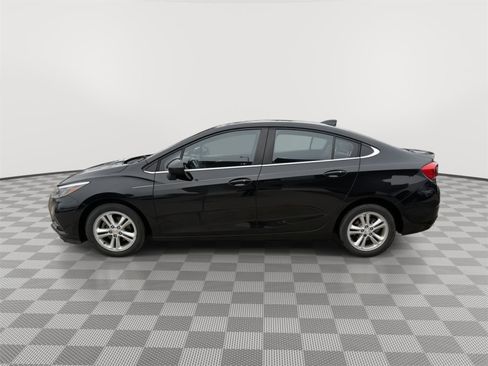 Used 2016 Chevrolet Cruze LT w/ Convenience Package image 4