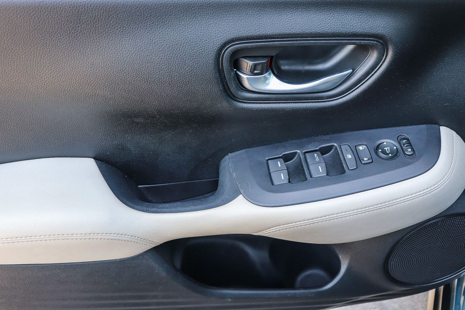 Certified 2024 Honda HR-V LX image 24