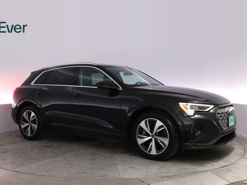 Used 2024 Audi Q8 e-tron Premium Plus w/ Premium Plus Package AWD/4WD image 14