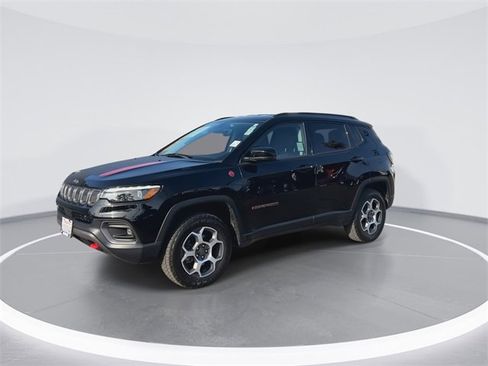 Certified 2022 Jeep Compass Trailhawk w/ Trailhawk Elite Group image 4