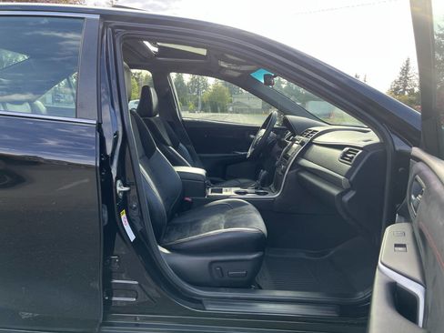Used 2015 Toyota Camry XSE w/ Moonroof Package FWD image 21