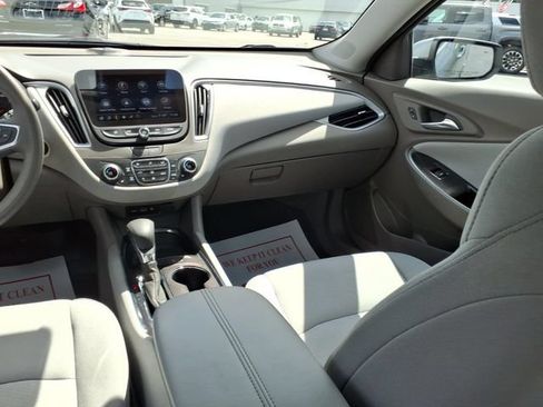 Used 2025 Chevrolet Malibu LT FWD image 10