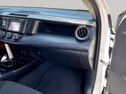 Used 2017 Toyota RAV4 LE FWD image 18