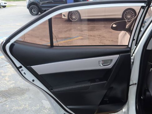 Used 2018 Toyota Corolla LE FWD image 16