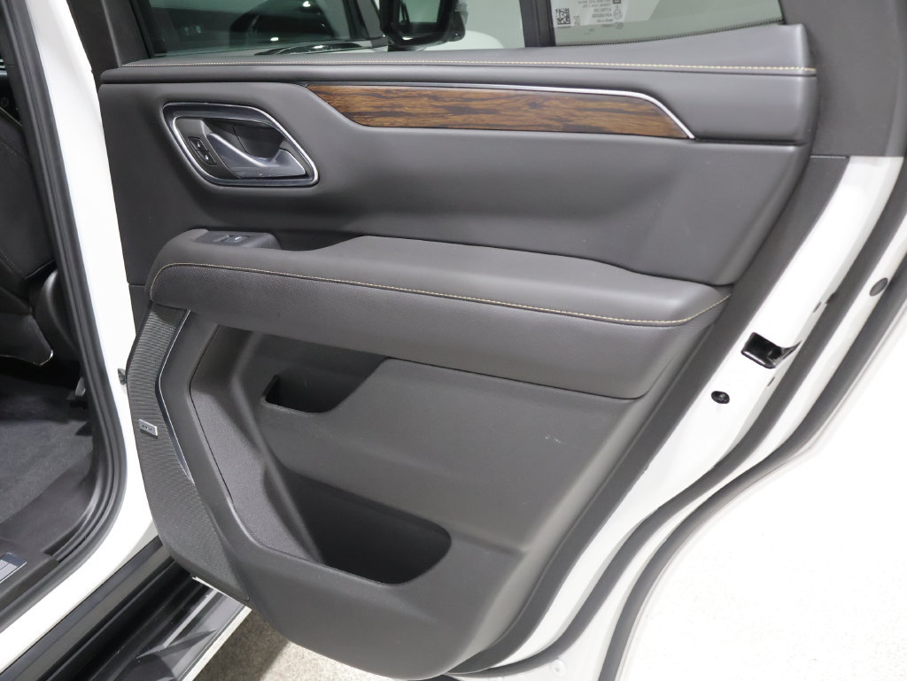 Used 2024 Chevrolet Tahoe Premier AWD/4WD image 25