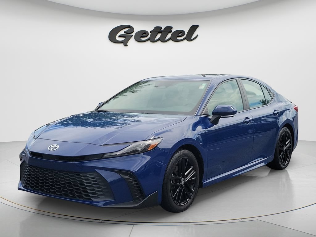 Used 2025 Toyota Camry SE FWD image 1