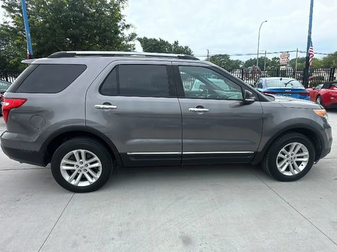 Used 2013 Ford Explorer XLT FWD image 4