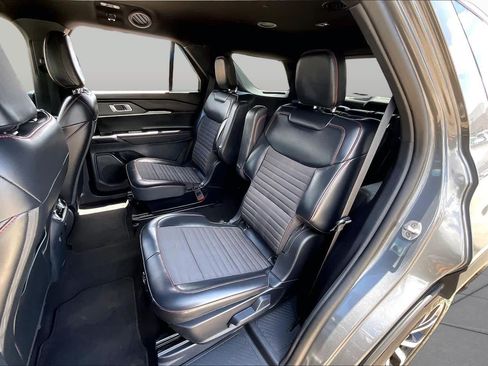 Used 2025 Ford Explorer ST-Line AWD/4WD image 20