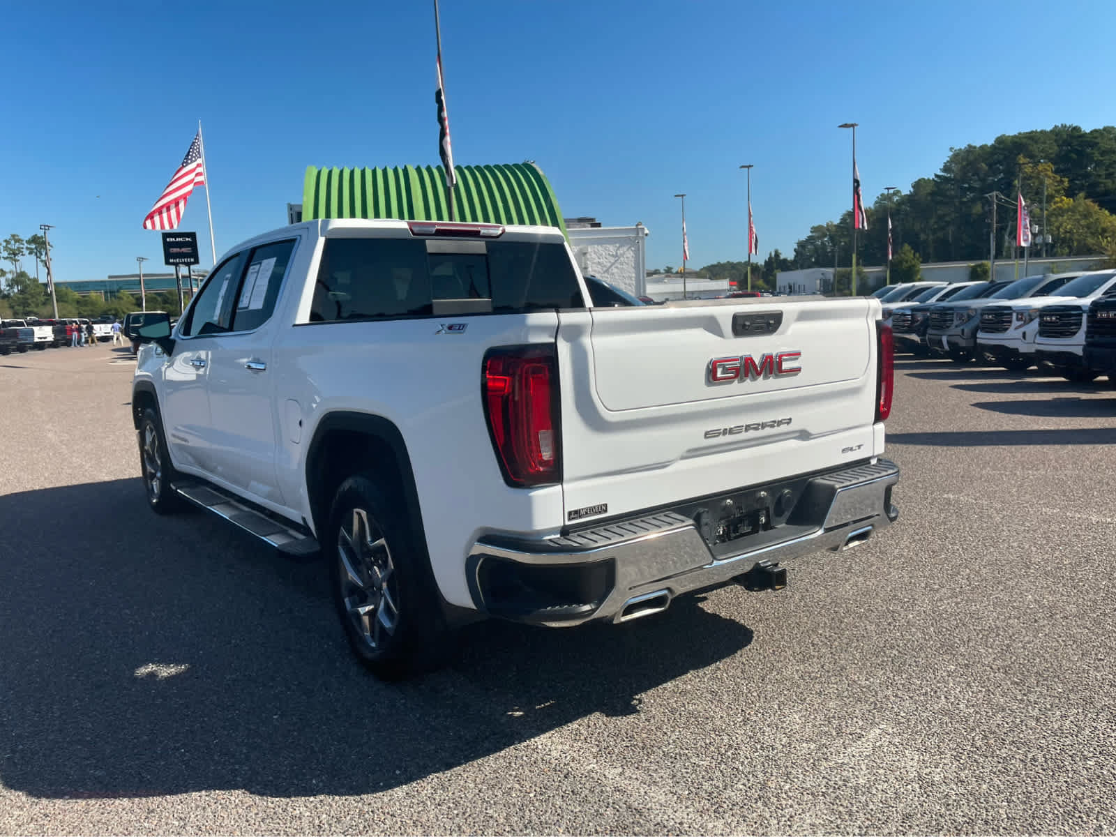 Used 2024 GMC Sierra 1500 SLT w/ SLT Premium Package AWD/4WD image 7