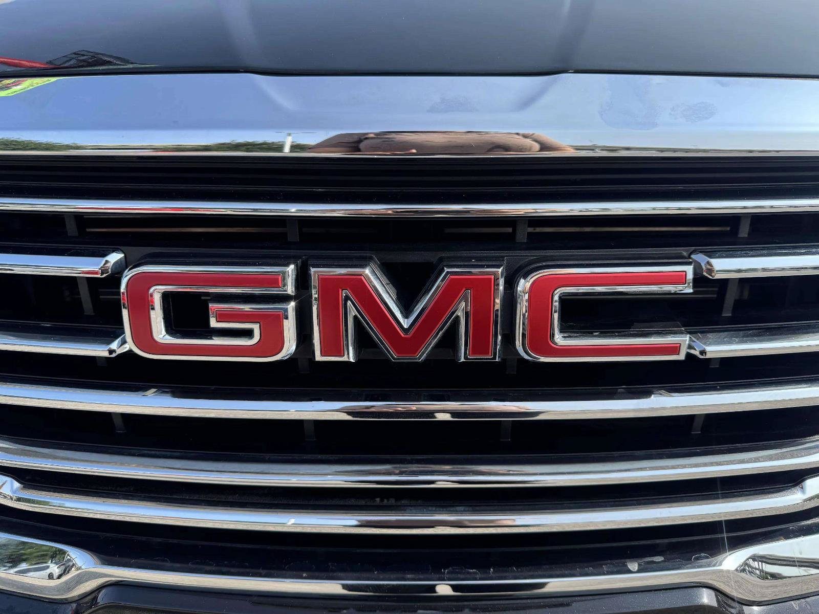 Used 2022 GMC Terrain SLT w/ Infotainment Package II AWD/4WD image 11