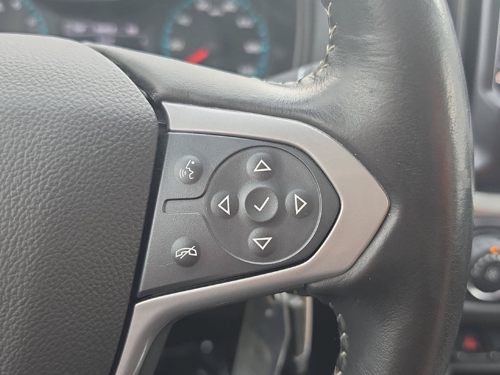 Used 2022 Chevrolet Colorado LT AWD/4WD image 16