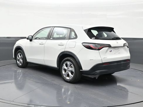 Used 2023 Honda HR-V LX image 3