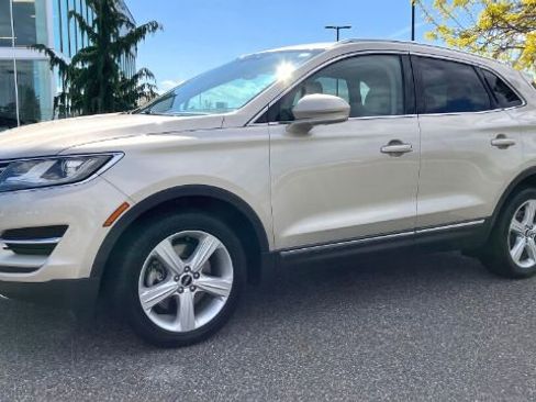 Used 2017 Lincoln MKC Premiere image 7