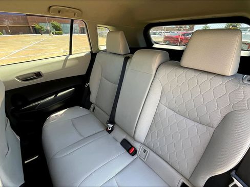 Used 2022 Toyota Corolla Cross LE image 28