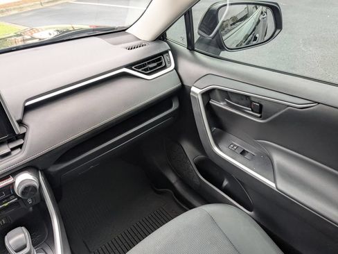 Certified 2025 Toyota RAV4 LE FWD image 17