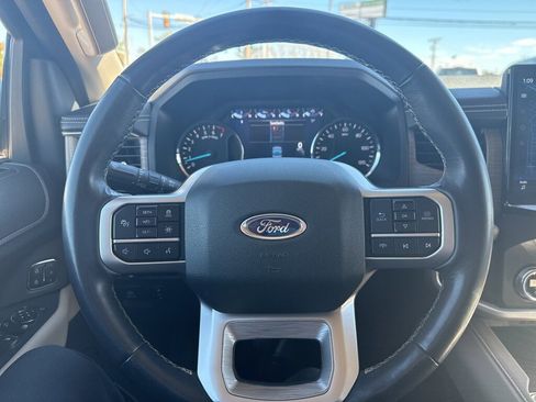 Used 2024 Ford Expedition Max Limited image 11