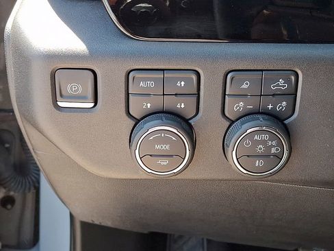 Used 2024 Chevrolet Silverado 1500 LT Trail Boss w/ LT Trail Boss Premium Package image 22