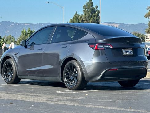 Used 2021 Tesla Model Y Long Range AWD/4WD image 6