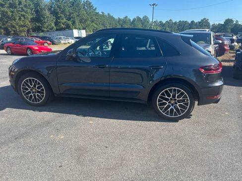 Used 2018 Porsche Macan Sport Edition AWD/4WD image 18