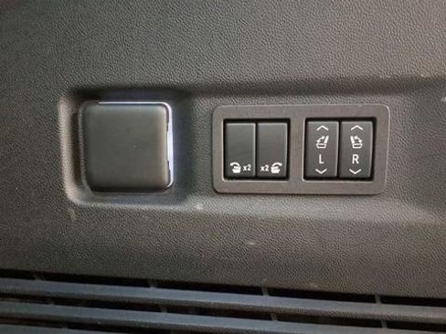 Used 2024 Chevrolet Suburban RST w/ Luxury Package image 23