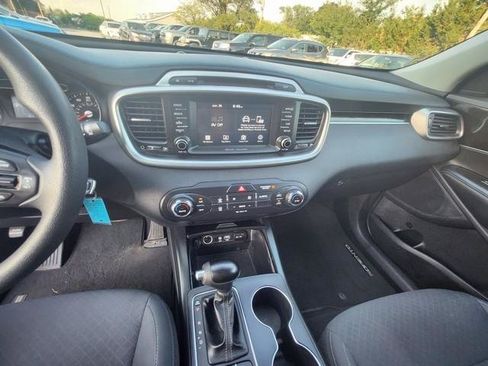 Used 2018 Kia Sorento AWD image 15