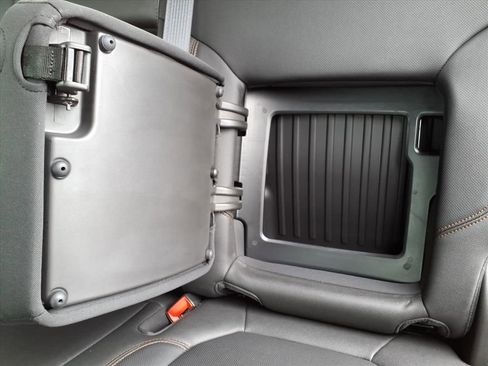 Used 2023 GMC Sierra 2500 AT4 image 31