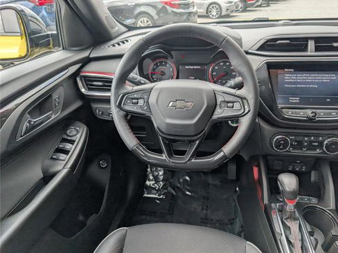 Used 2023 Chevrolet TrailBlazer RS w/ Sun and Liftgate Package AWD/4WD image 18