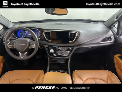 Used 2022 Chrysler Pacifica Pinnacle AWD/4WD image 23