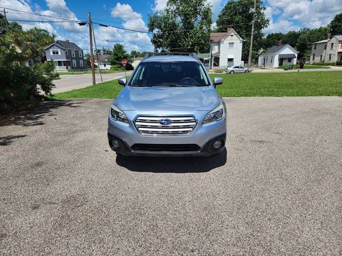 Used 2017 Subaru Outback 2.5i Premium w/ Popular Package #1 AWD/4WD image 3